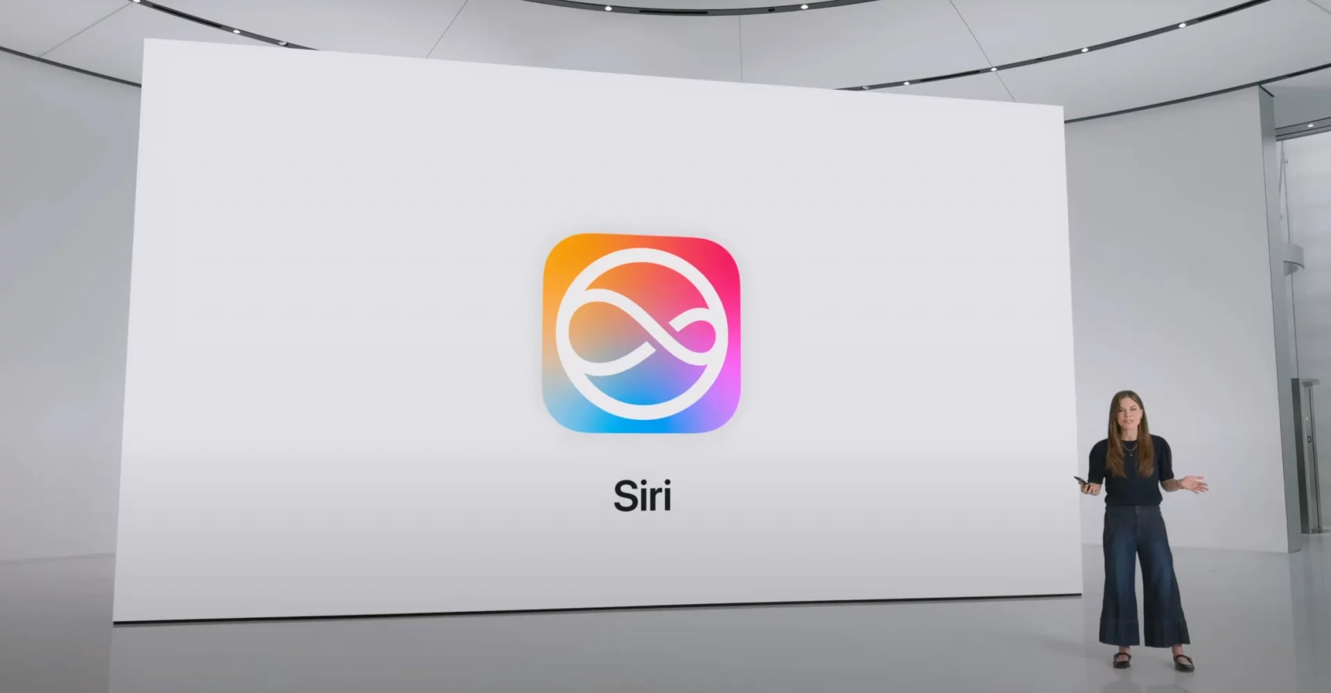 Мест может не хватить: почему вам нужно бежать в список ожидания новой Siri прямо сейчас картинка Мест может не хватить: почему вам нужно бежать в список ожидания новой Siri прямо сейчас