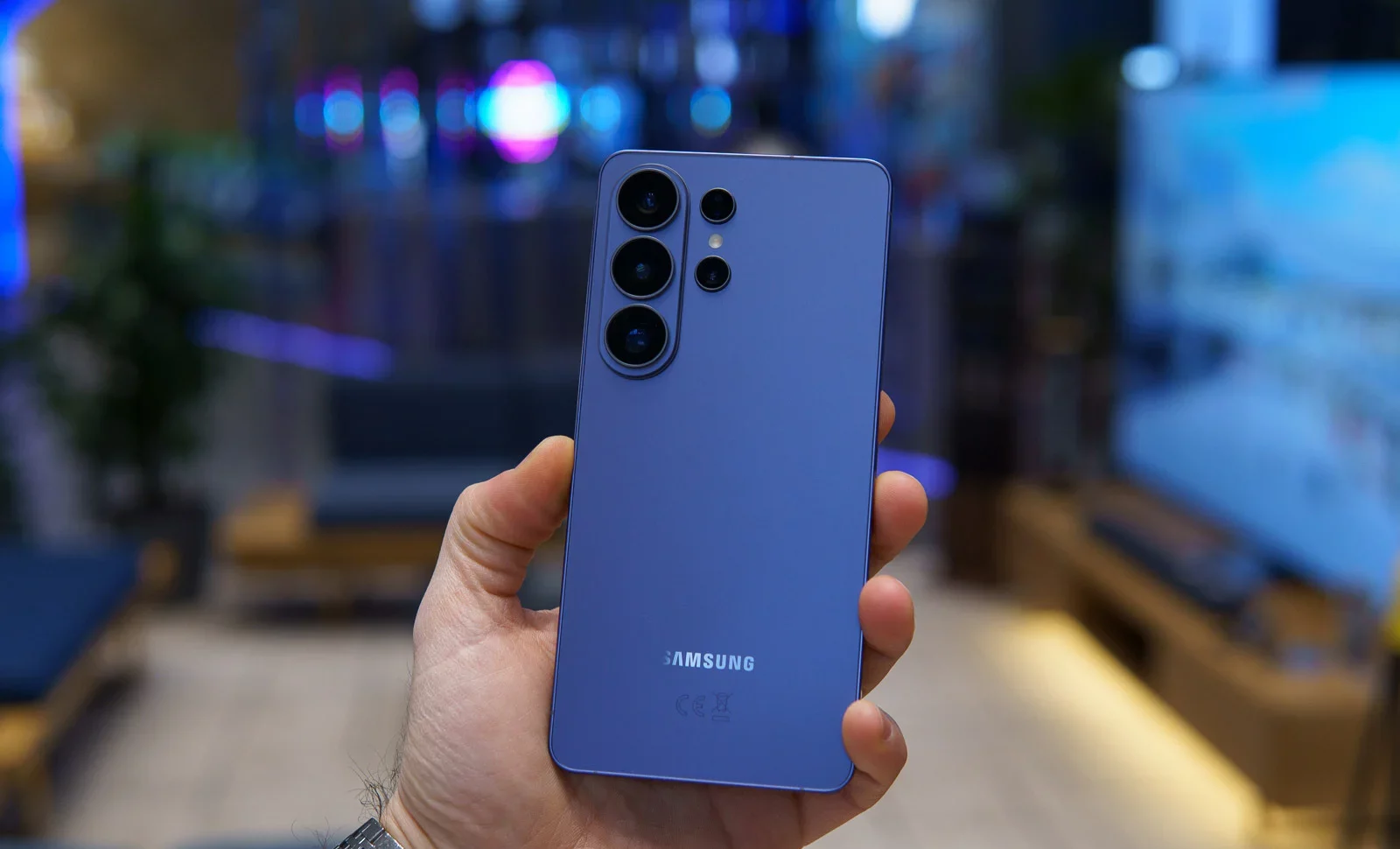 Вынужденный компромисс: почему цена Galaxy S27 Ultra может взлететь из-за дорогого процессора картинка Смартфон Samsung Galaxy S27 Ultra подорожает | DGL.RU