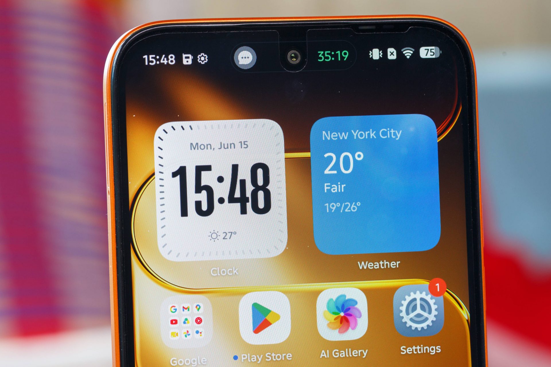 Взрывной оранжевый и шесть лет без забот: первый взгляд на Tecno Spark 50 Pro картинка Смартфон Tecno Spark 50 Pro: стоит ли покупать? | DGL.RU