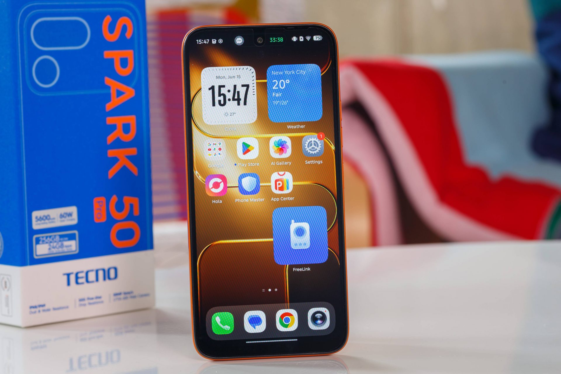 Взрывной оранжевый и шесть лет без забот: первый взгляд на Tecno Spark 50 Pro картинка Смартфон Tecno Spark 50 Pro: стоит ли покупать? | DGL.RU
