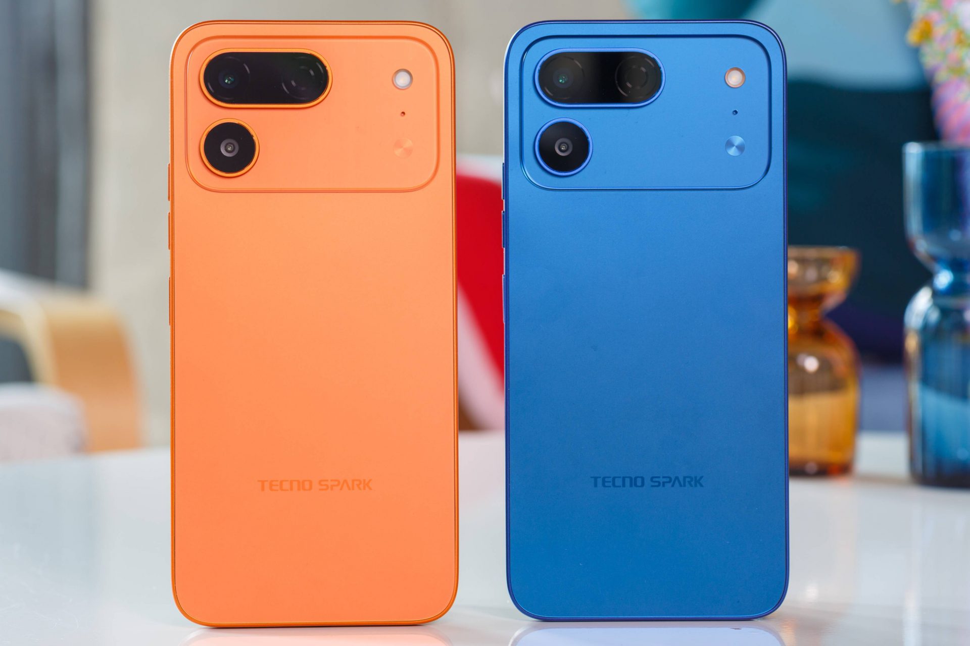 Взрывной оранжевый и шесть лет без забот: первый взгляд на Tecno Spark 50 Pro картинка Смартфон Tecno Spark 50 Pro: стоит ли покупать? | DGL.RU
