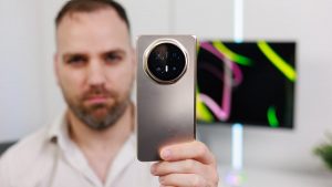 Обзор Honor Magic V6 — складной шедевр с крутой камерой
