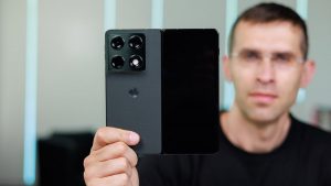 Обзор Motorola Razr Fold — складной король автономности