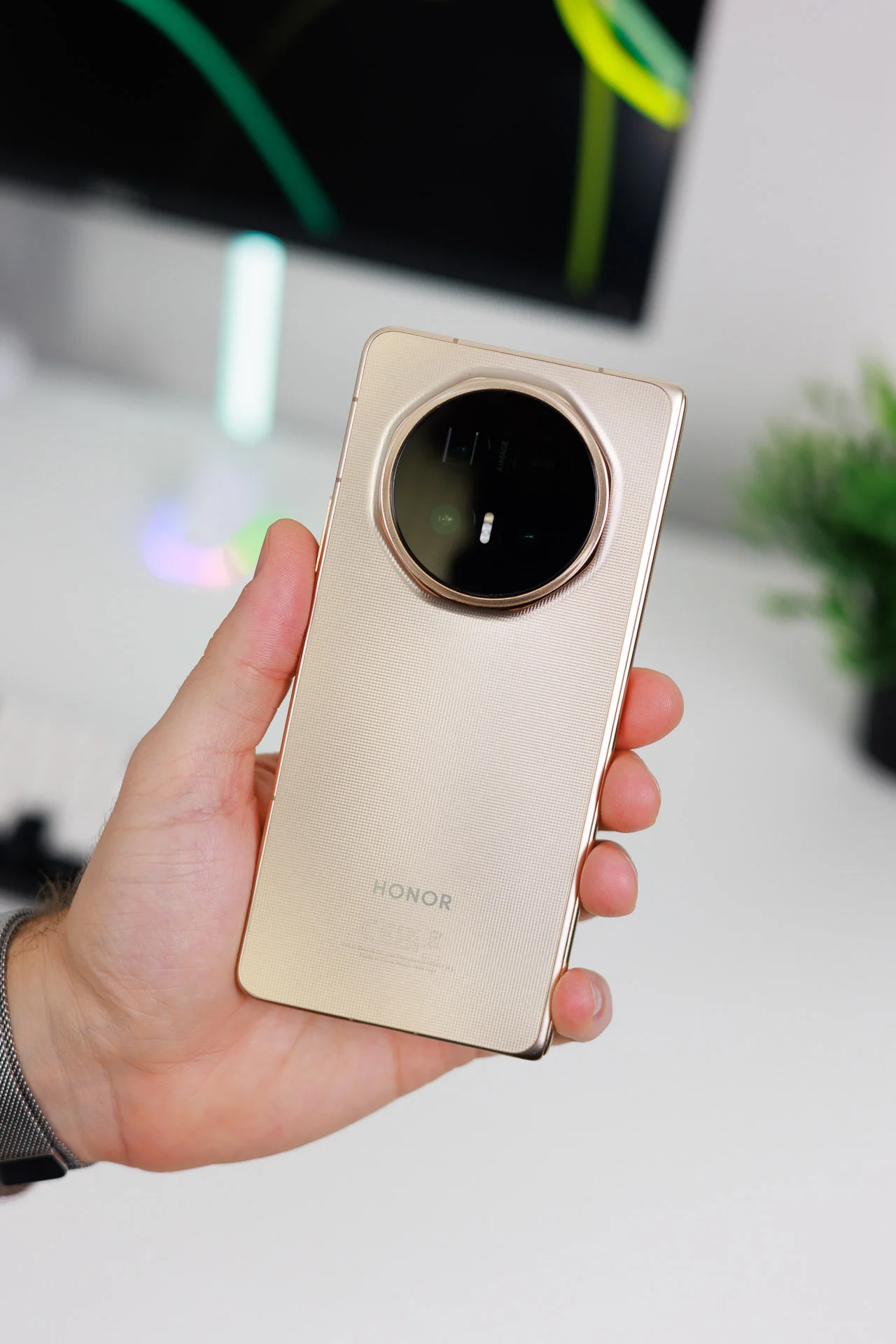 Обзор Honor Magic V6 — складной шедевр с крутой камерой картинка Honor Magic V6