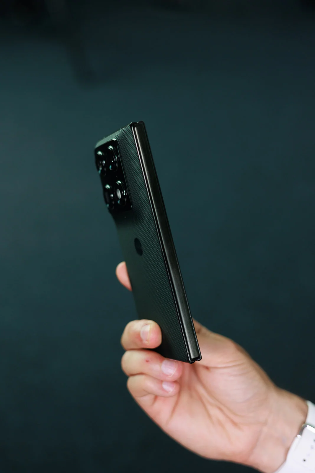 Обзор Motorola Razr Fold — складной король автономности картинка Motorola Razr Fold