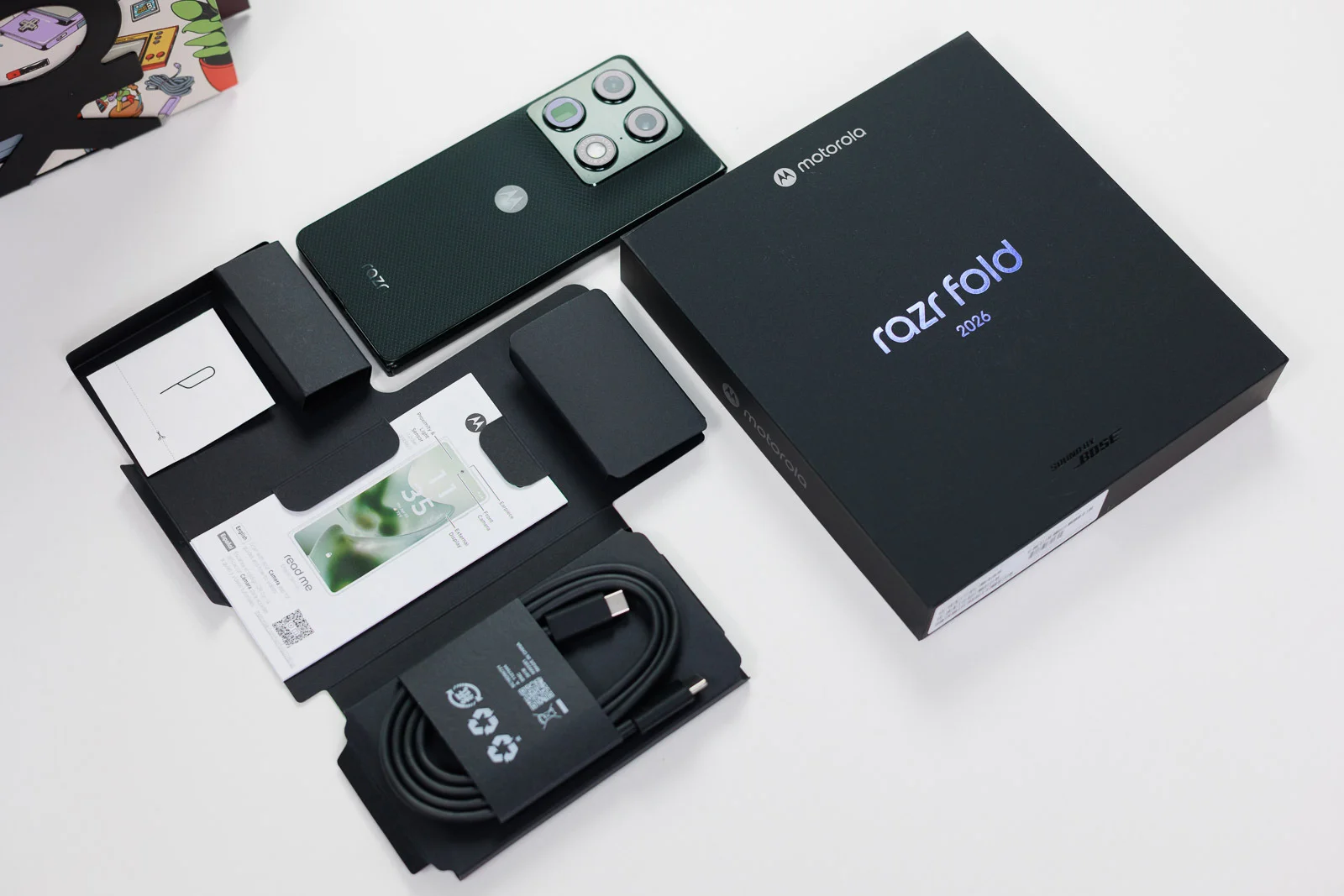 Обзор Motorola Razr Fold — складной король автономности картинка Motorola Razr Fold