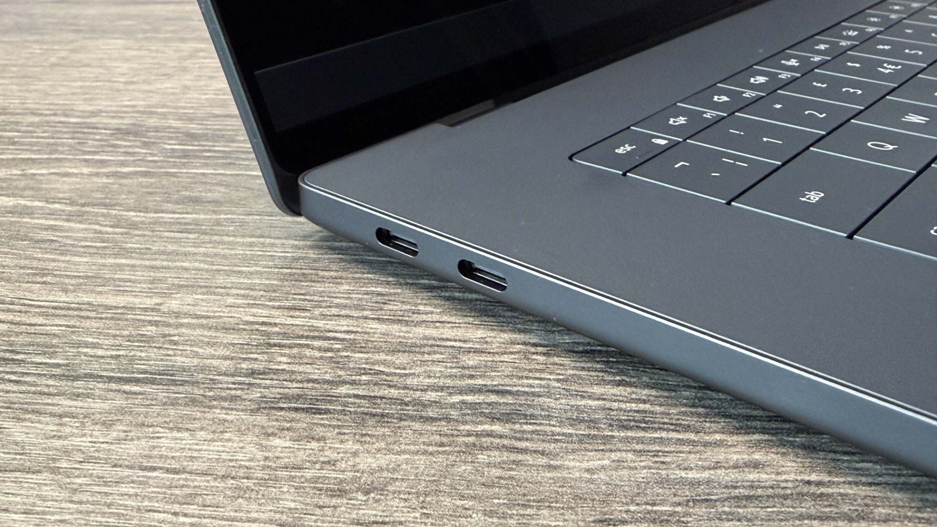 Обзор Dell XPS 16: потрясающий 3K OLED и всего три порта картинка Dell XPS 16