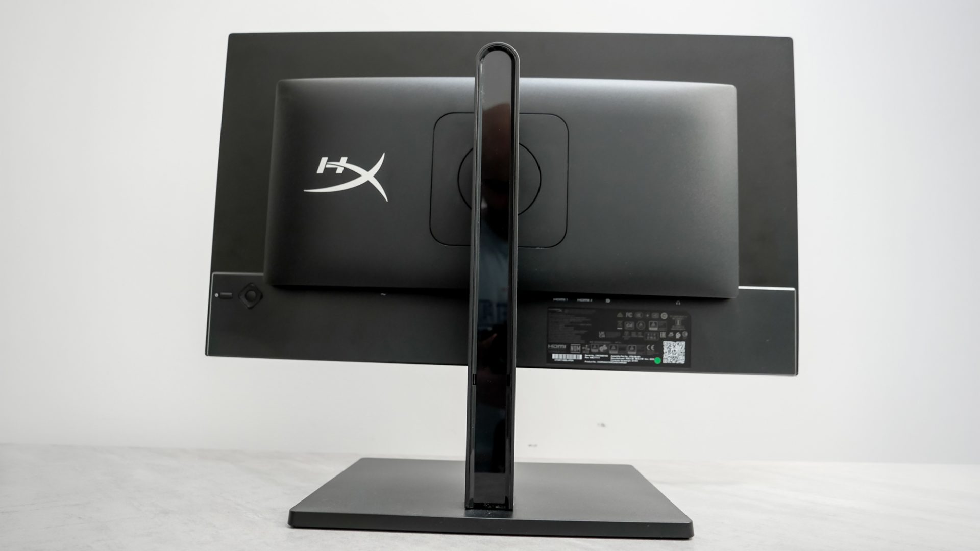 Обзор HyperX Omen OLED 27q: честные 240 Гц и море цвета картинка HyperX Omen OLED 27q