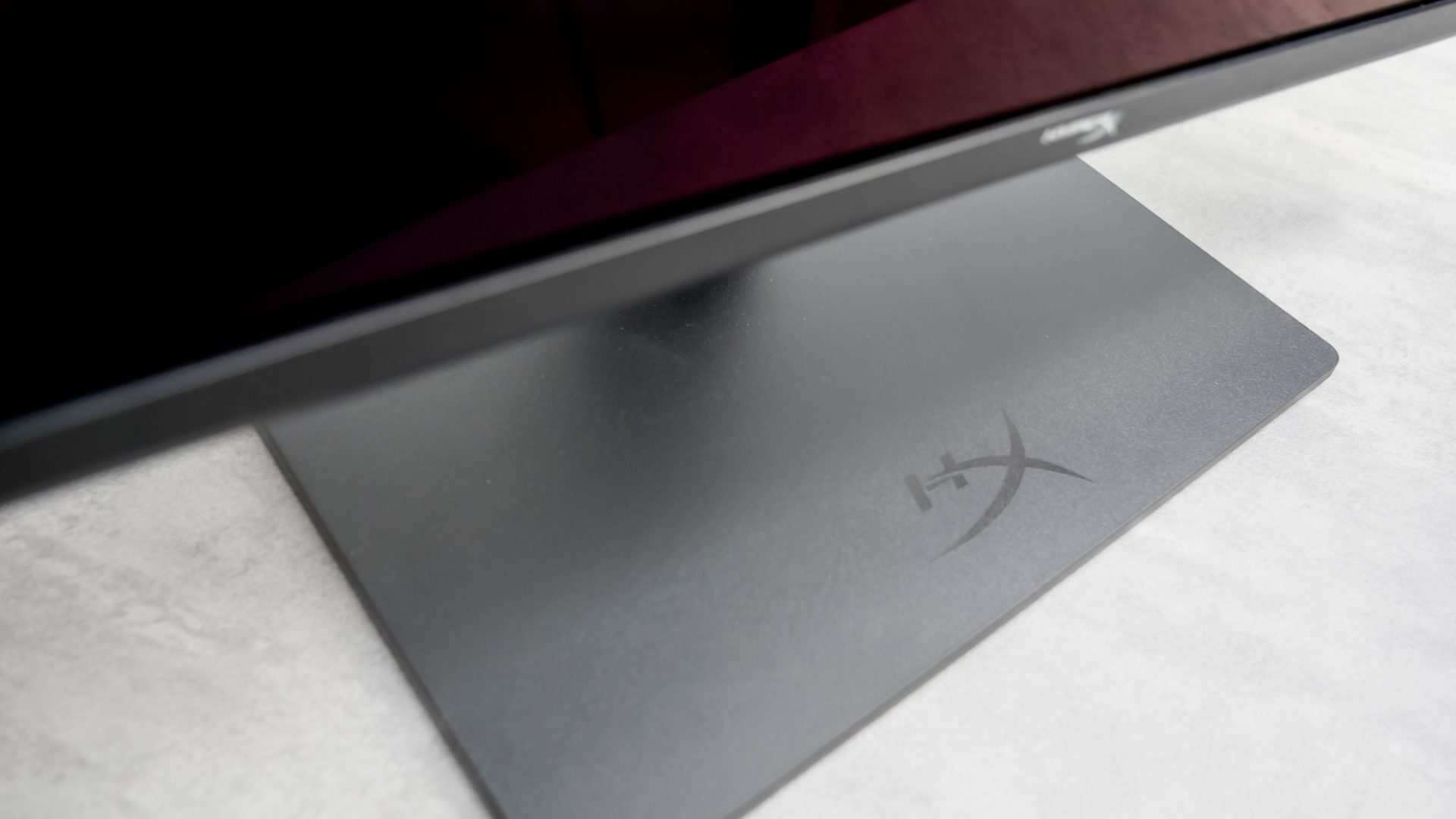 Обзор HyperX Omen OLED 27q: честные 240 Гц и море цвета картинка HyperX Omen OLED 27q