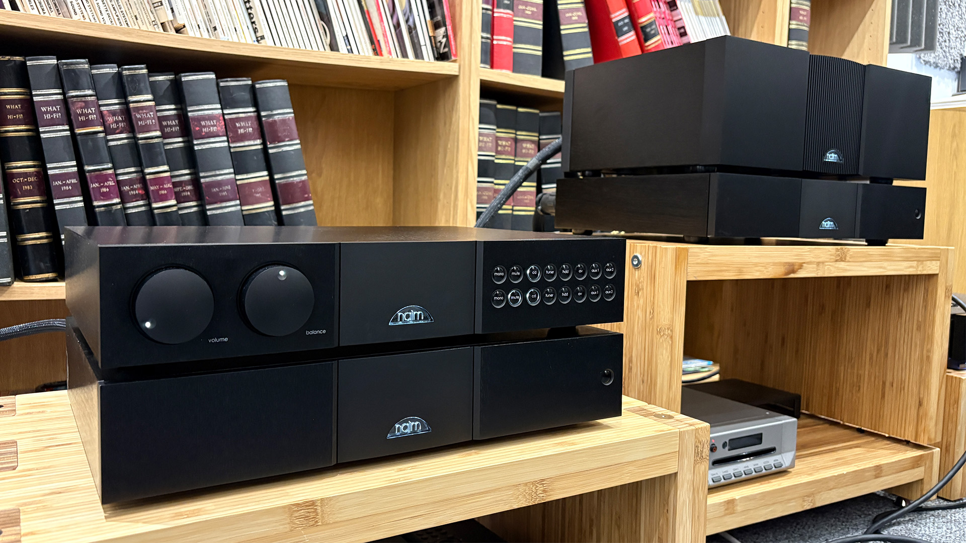 Обзор Naim NAC 552 / NAP 500 DR — магия эталонного звука картинка Naim NAC 552 / NAP 500 DR