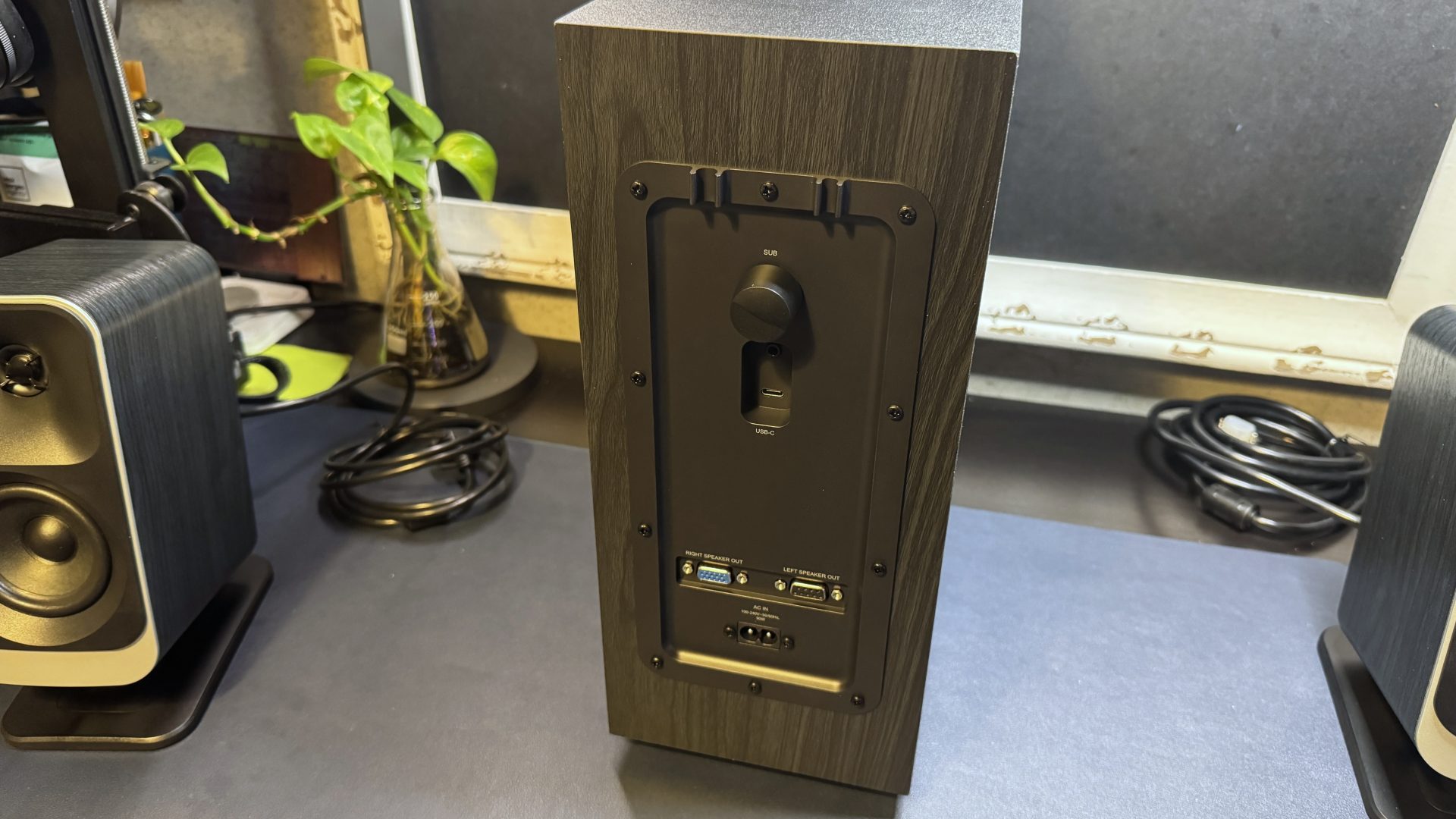 Обзор Klipsch ProMedia Lumina: изящный сабвуфер, но куда делся бас? картинка Акустика Klipsch ProMedia Lumina: бас подвёл | DGL.RU