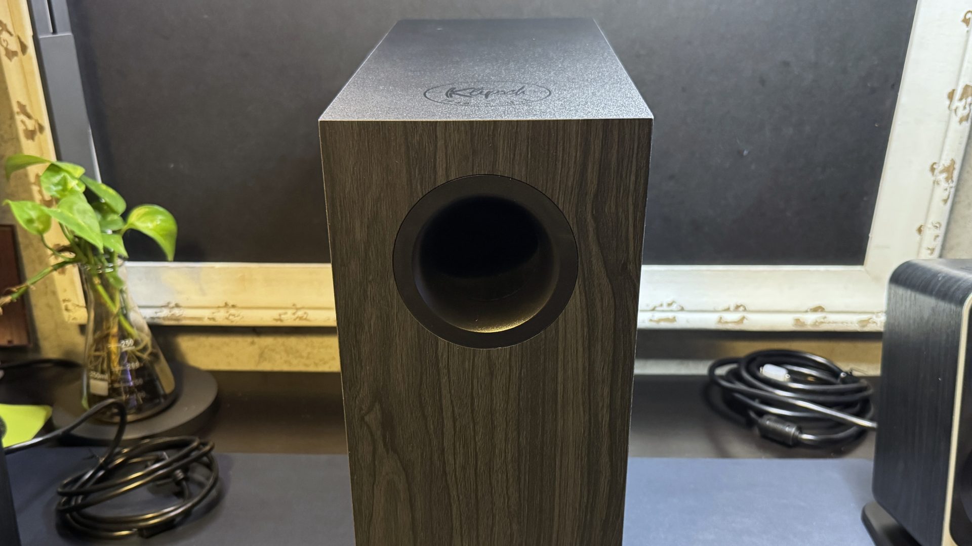 Обзор Klipsch ProMedia Lumina: изящный сабвуфер, но куда делся бас? картинка Акустика Klipsch ProMedia Lumina: бас подвёл | DGL.RU