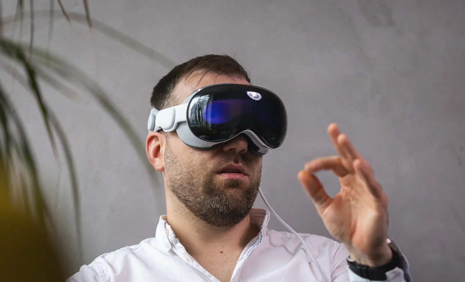 Apple закрыла проект дешевой версии Vision Pro | DGL.RU