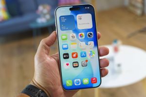 Apple планирует снизить затраты на дисплеи для iPhone 18 Pro Max