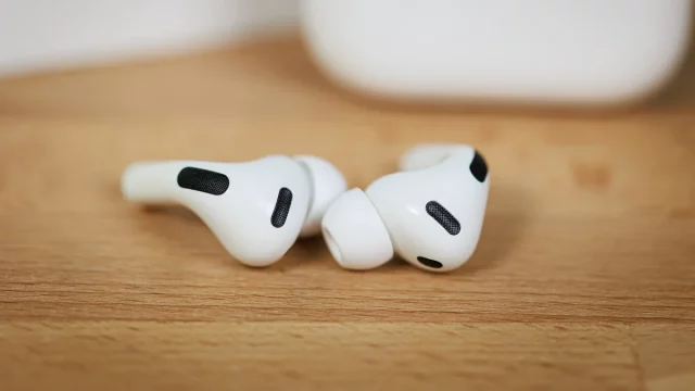 Наушники Apple AirPods с камерами не выйдут | DGL.RU