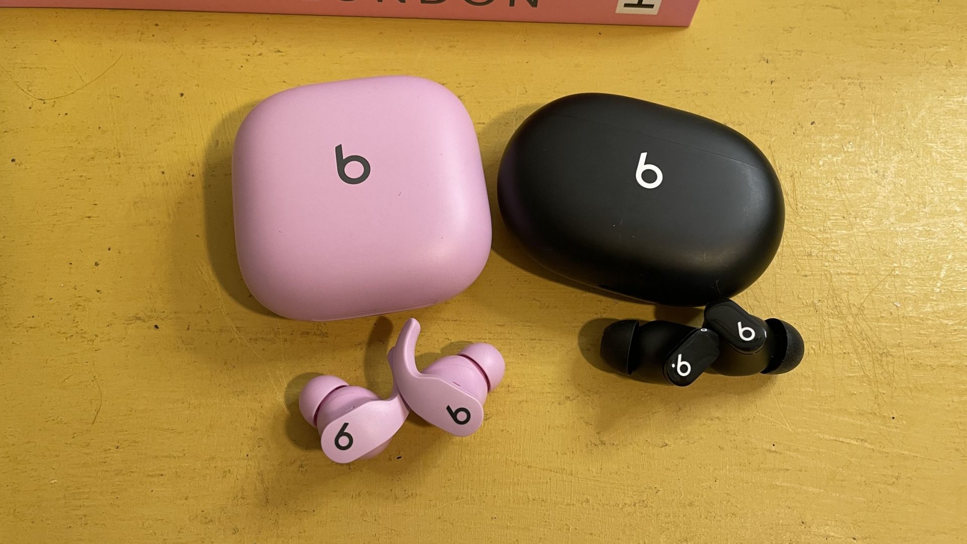 Беспроводные наушники Beats в 2026 году: три лучшие модели по результатам тестов