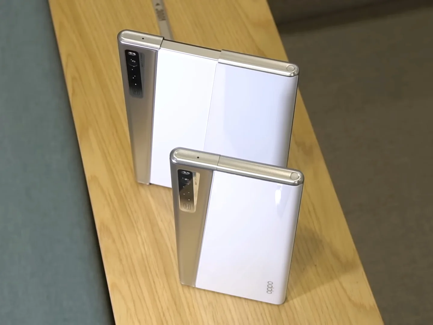 Секреты Samsung утекли в сеть: TriFold 2 и раздвижной смартфон переносятся картинка Подробности об утечке информации о Galaxy Z TriFold 2 и слайдере от Samsung, а также о переносе дат выпуска