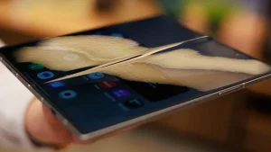 Samsung представляет технологию, которая может сделать складку на Galaxy Z Fold 8 историей