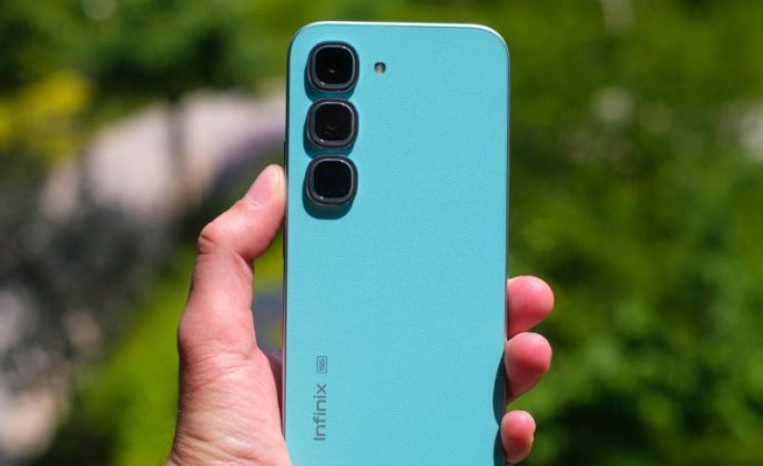 Infinix Hot 70 Pro поставляется в шести различных вариантах отделки
