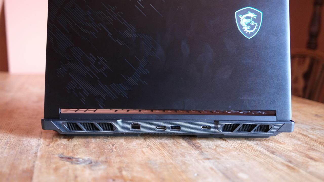Обзор MSI Raider 16 Max HX - выдающаяся игровая производительность картинка Игровой ноутбук MSI Raider 16 Max HX | DGL.RU
