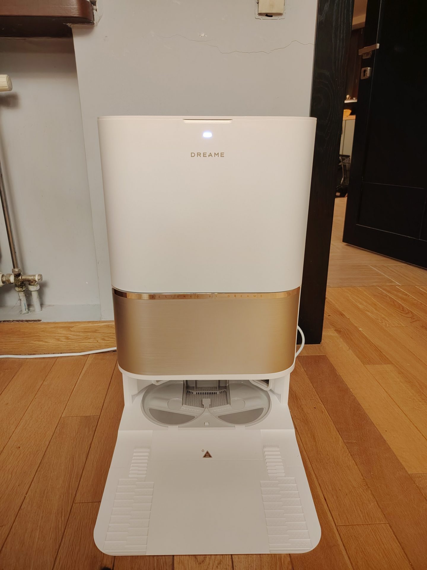 Обзор Dreame L50s Pro Ultra: робот, который наконец-то моет полы, а не просто размазывает грязь картинка Обзор Dreame L50s Pro Ultra