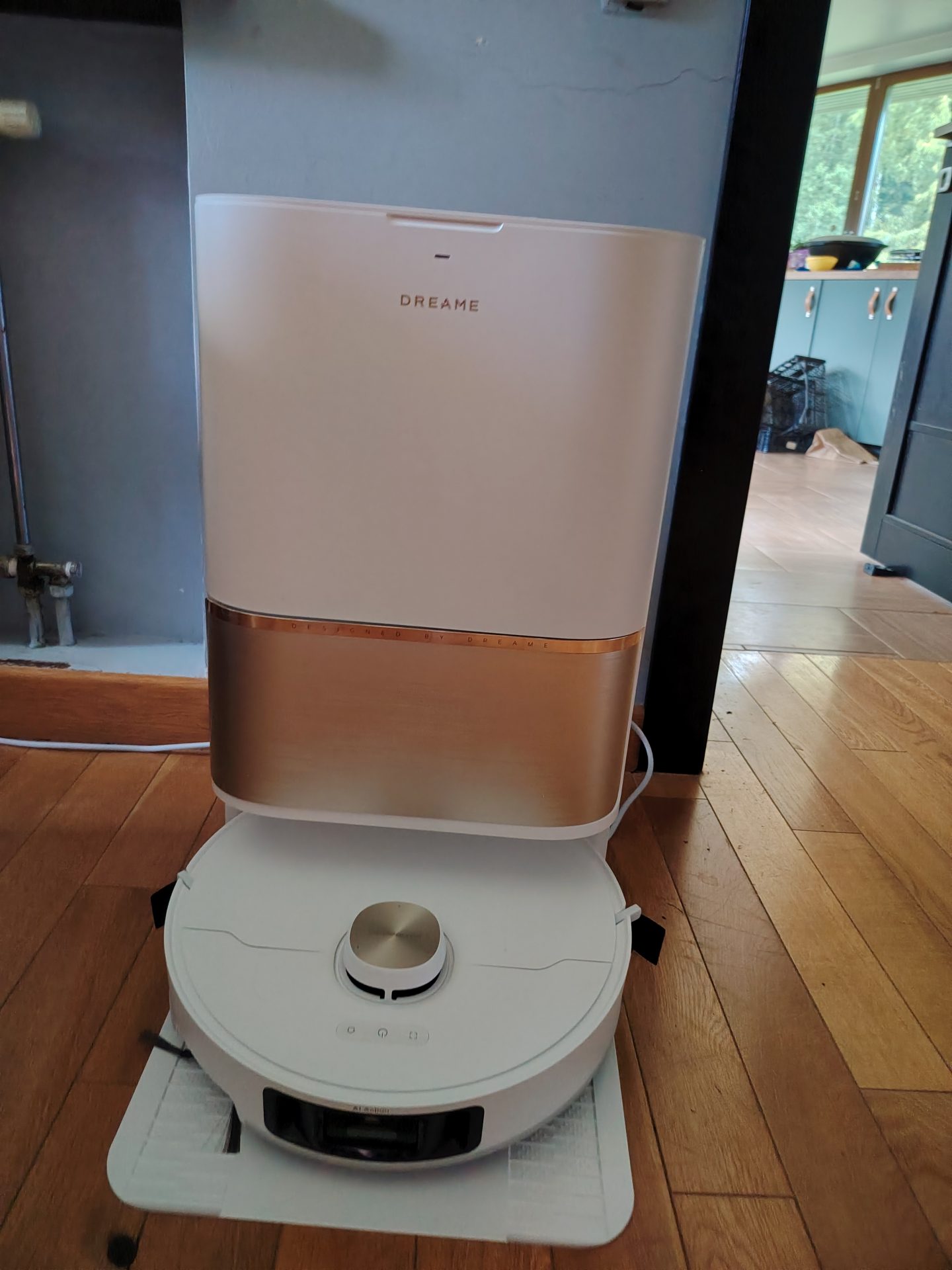 Обзор Dreame L50s Pro Ultra: робот, который наконец-то моет полы, а не просто размазывает грязь картинка Обзор Dreame L50s Pro Ultra
