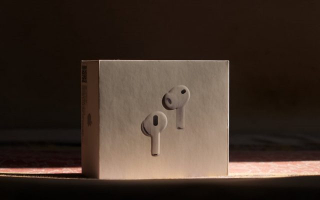 AirPods с камерами: новые данные в коде iOS 27 | DGL.RU