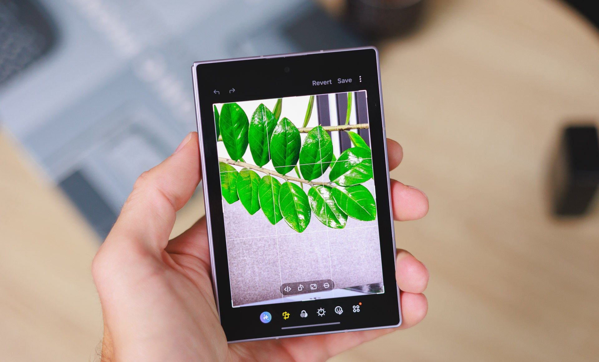 Итоги презентации Samsung: рекордные предзаказы Galaxy Z Fold 8 на фоне первых убытков мобильного подразделения картинка Смартфон Galaxy Z Fold 8: итоги презентации | DGL.RU