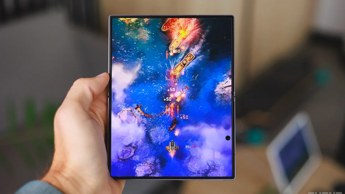 Итоги презентации Samsung: рекордные предзаказы Galaxy Z Fold 8 на фоне первых убытков мобильного подразделения картинка Смартфон Galaxy Z Fold 8: итоги презентации | DGL.RU