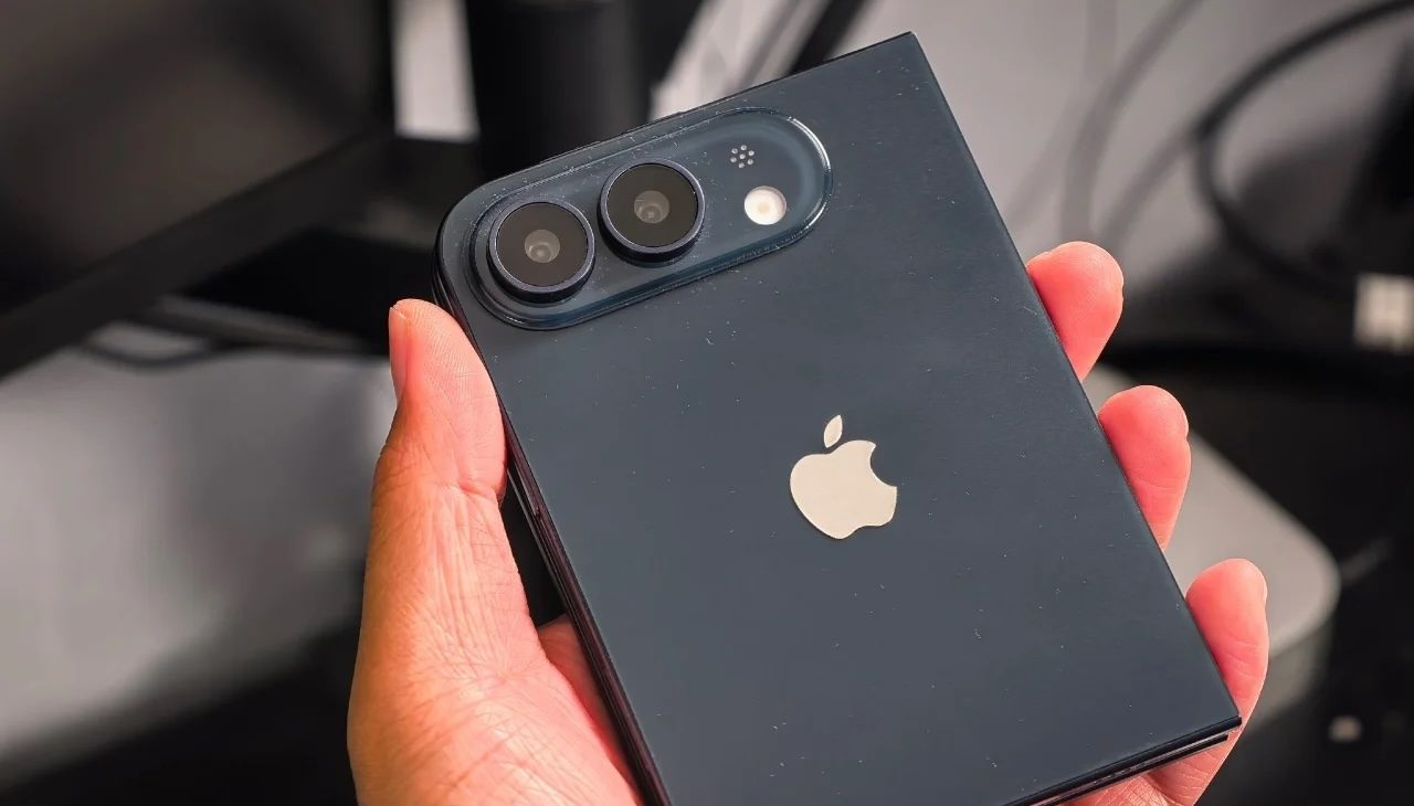 Код бета-версии iOS 27 подтвердил разработку складного iPhone Ultra картинка Смартфон Apple iPhone Ultra нашли в коде iOS 27 | DGL.RU