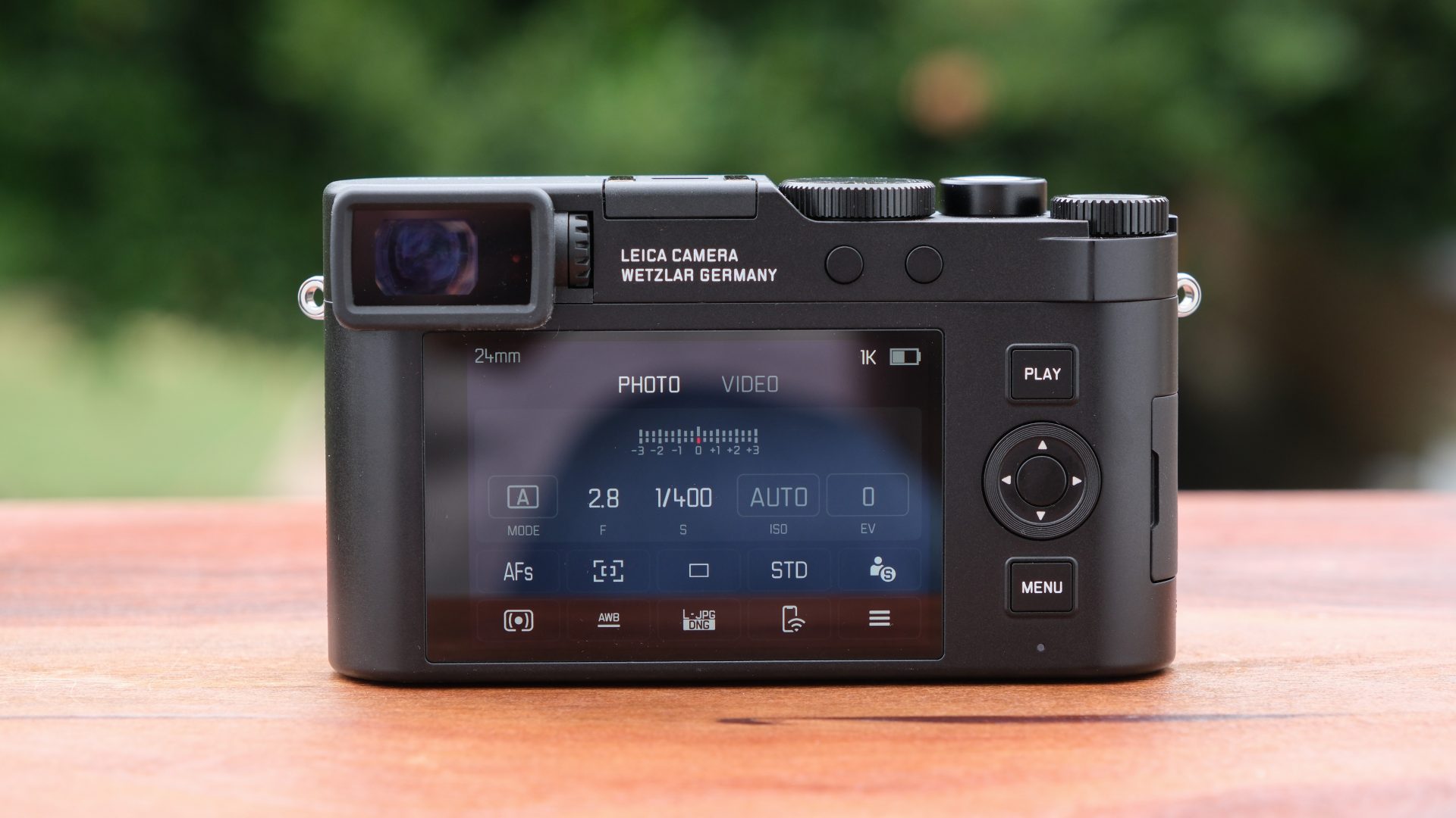 Лучшие камеры Leica в 2026 году: от классических дальномеров до беззеркальных систем картинка Лучшие камеры Leica в 2026 году: гид по выбору | DGL.RU