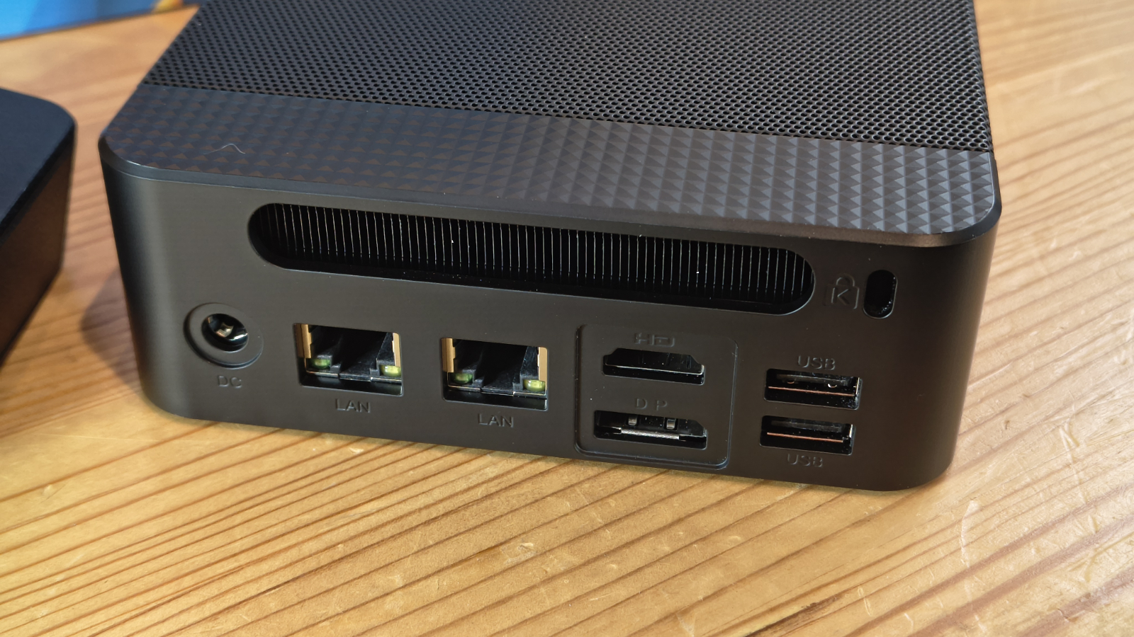 Обзор Bosgame P4 Ultra: ничего выдающегося, чтобы архитектура AMD Zen 3 смогла удивить картинка Мини-ПК Bosgame P4 Ultra: стоит ли покупать | DGL.RU