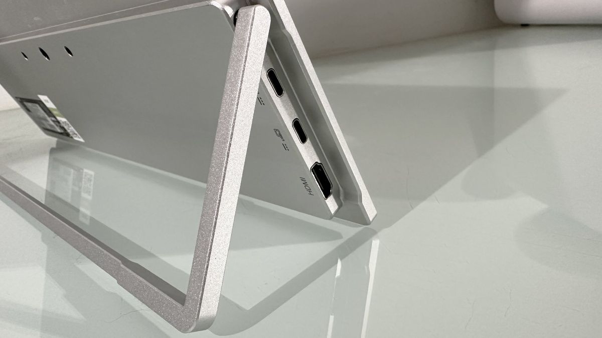 Обзор Acer ProDesigner PE160WUT: портативный OLED-монитор с высоким разрешением картинка Монитор Acer ProDesigner PE160WUT: обзор | DGL.RU