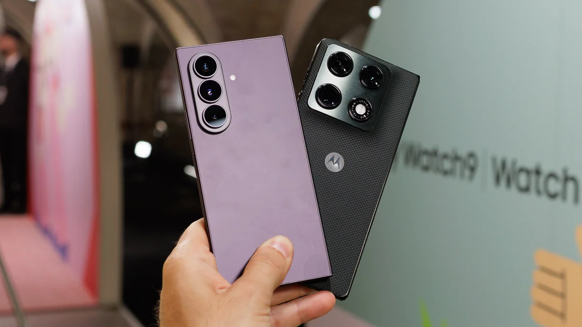 Motorola Razr Fold против Galaxy Z Fold 8 Ultra: основные отличия