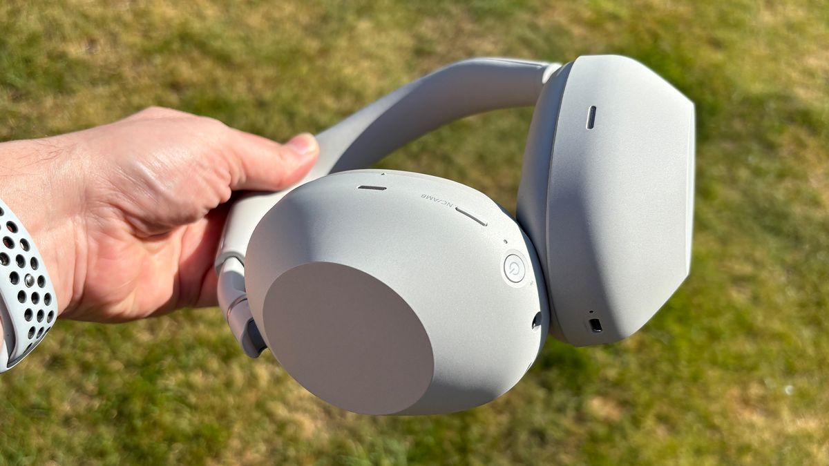 Лучшие наушники Sony 2026 года: наши тестировщики рекомендуют картинка Наушники Sony: топ лучших моделей 2026 | DGL.RU