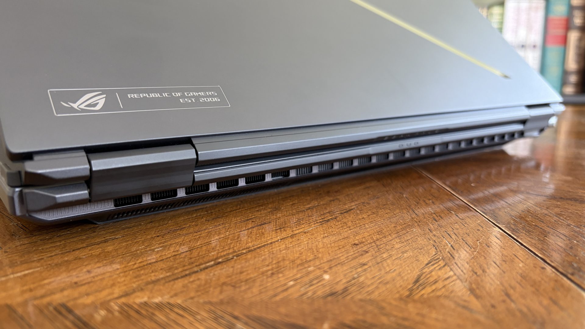 Обзор ASUS ROG Zephyrus Duo: самый «десктопный» игровой ноутбук картинка Ноутбук ASUS ROG Zephyrus Duo: два OLED | DGL.RU