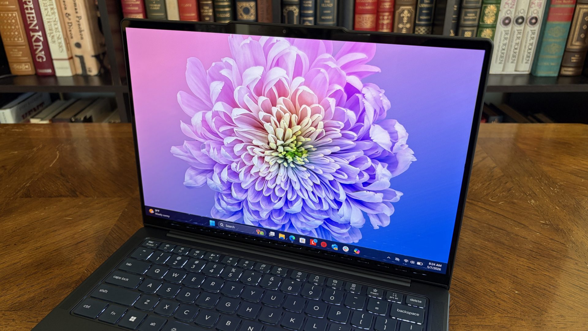 Обзор нового Lenovo Yoga Slim 7x (11-го поколения) и его чипа Snapdragon X2 Elite картинка Ноутбук Lenovo Yoga Slim 7x удивил автономностью | DGL.RU