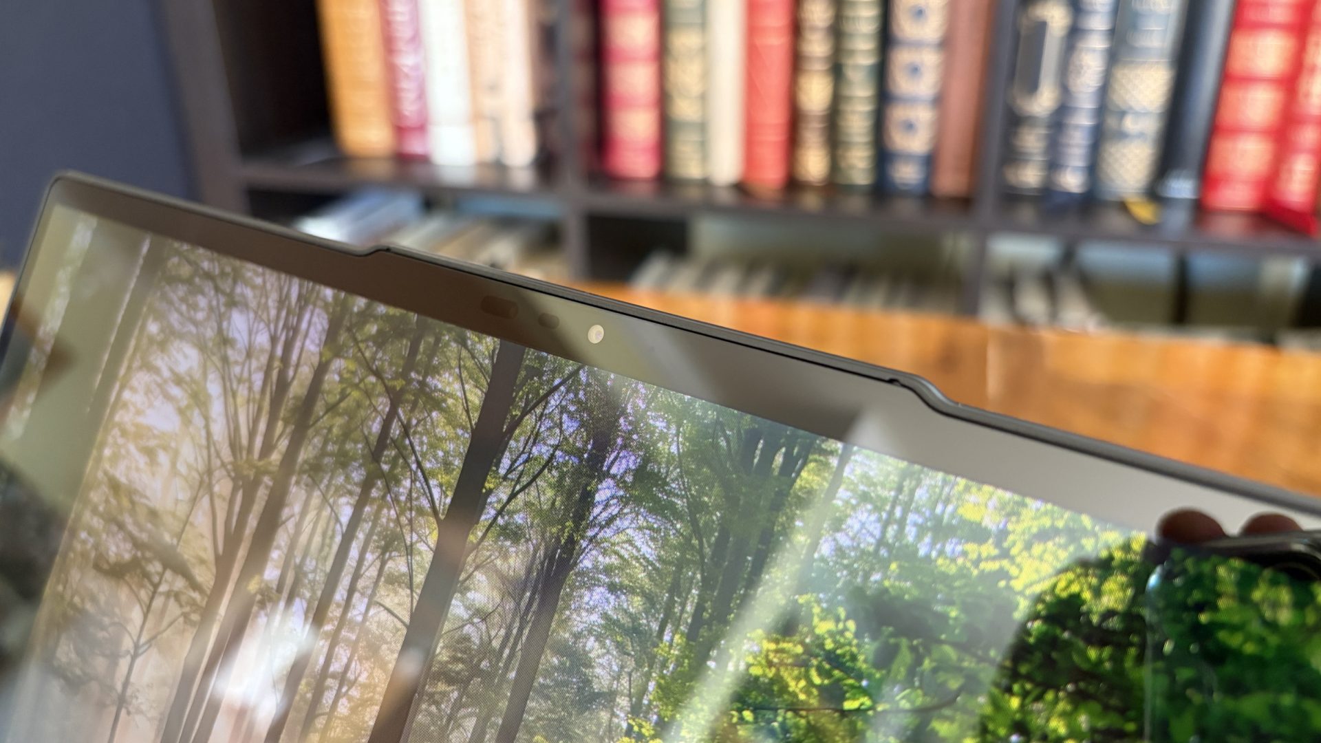 Обзор нового Lenovo Yoga Slim 7x (11-го поколения) и его чипа Snapdragon X2 Elite картинка Ноутбук Lenovo Yoga Slim 7x удивил автономностью | DGL.RU