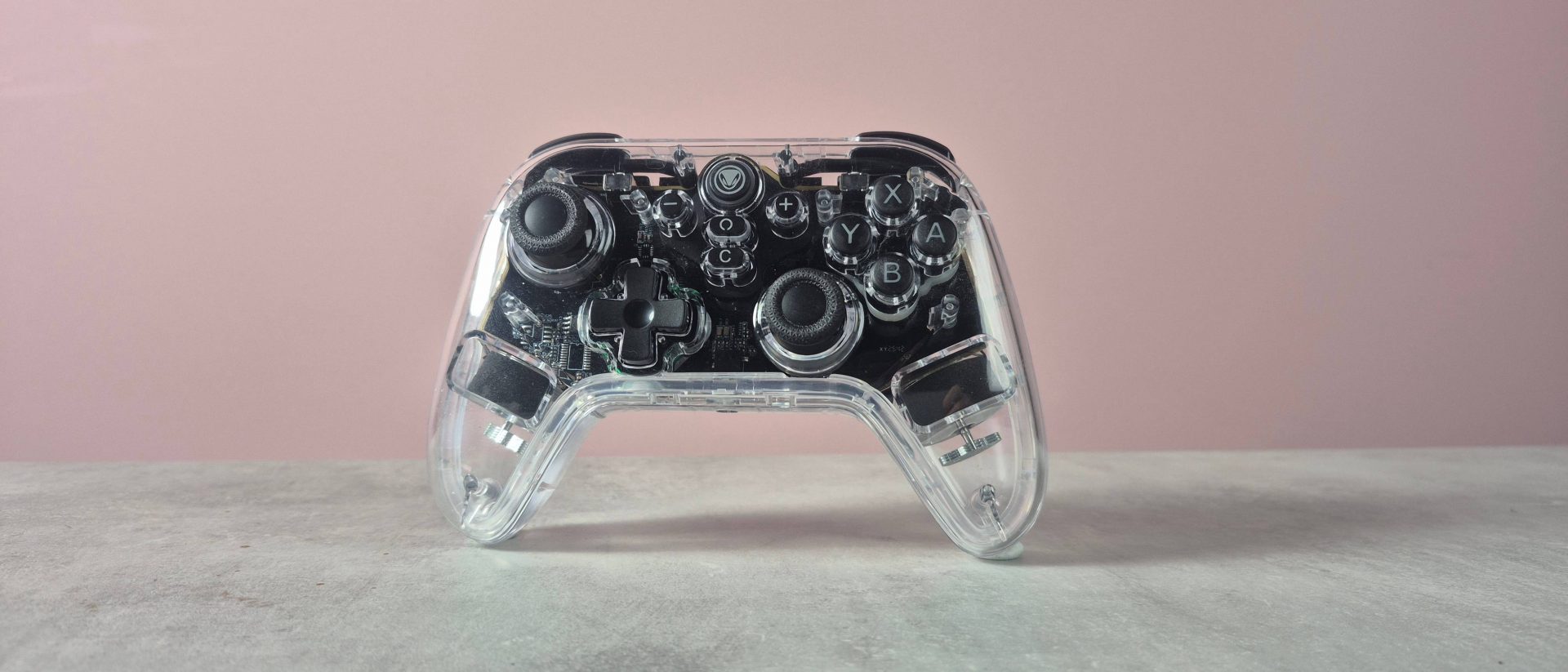 Обзор беспроводного геймпада Snakebyte Gamepad RGB S2