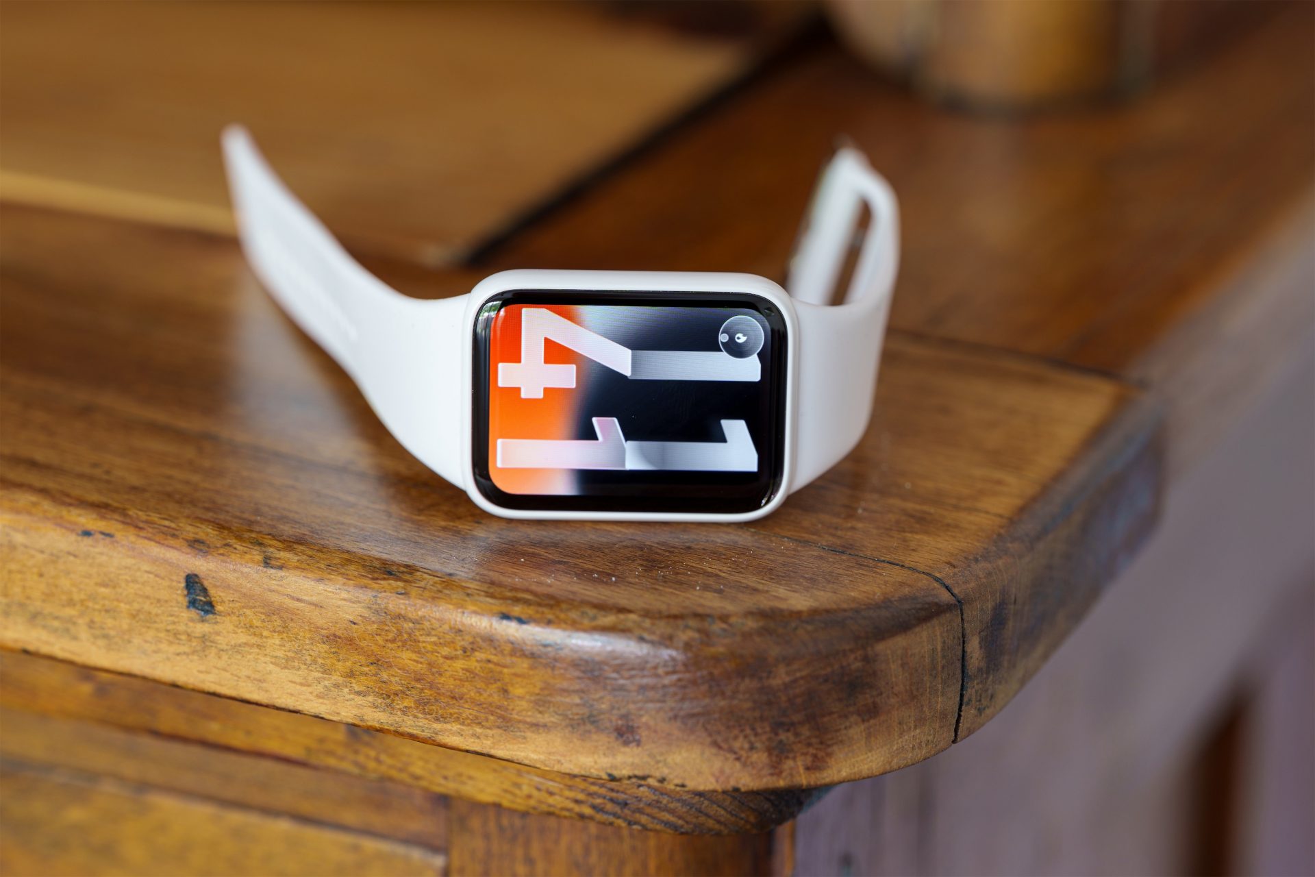 Обзор фитнес-браслета Xiaomi Smart Band 10 Pro: автономность до трех недель и яркий OLED-экран