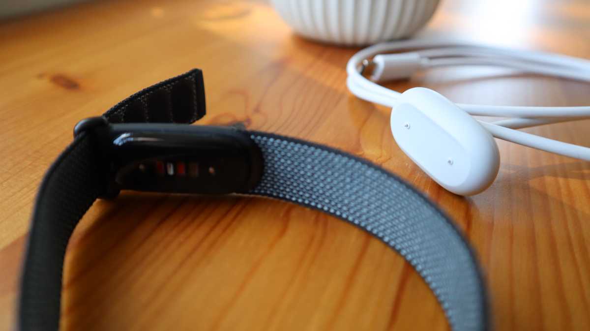 Обзор Google Fitbit Air: лучший фитнес-трекер без экрана картинка Обзор Google Fitbit Air: фитнес-трекер | DGL.RU