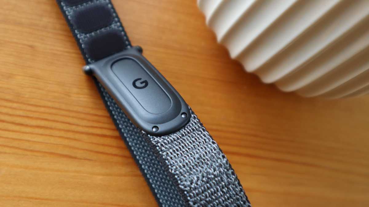 Обзор Google Fitbit Air: лучший фитнес-трекер без экрана картинка Обзор Google Fitbit Air: фитнес-трекер | DGL.RU