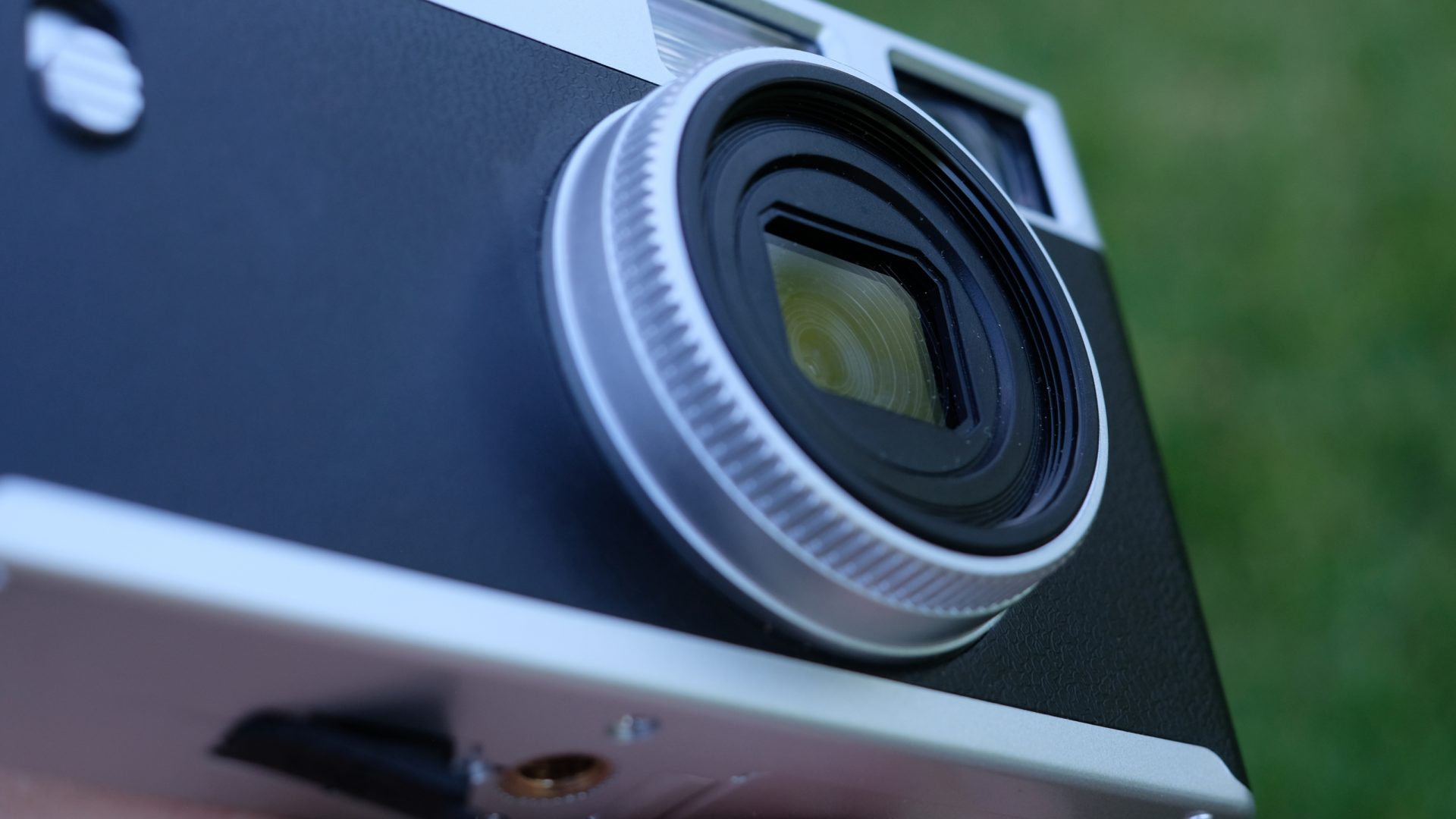 Обзор компактной камеры Camp Snap CS-Pro: цифровая ретро-съемка без экрана картинка Обзор камеры Camp Snap CS-Pro без дисплея | DGL.RU
