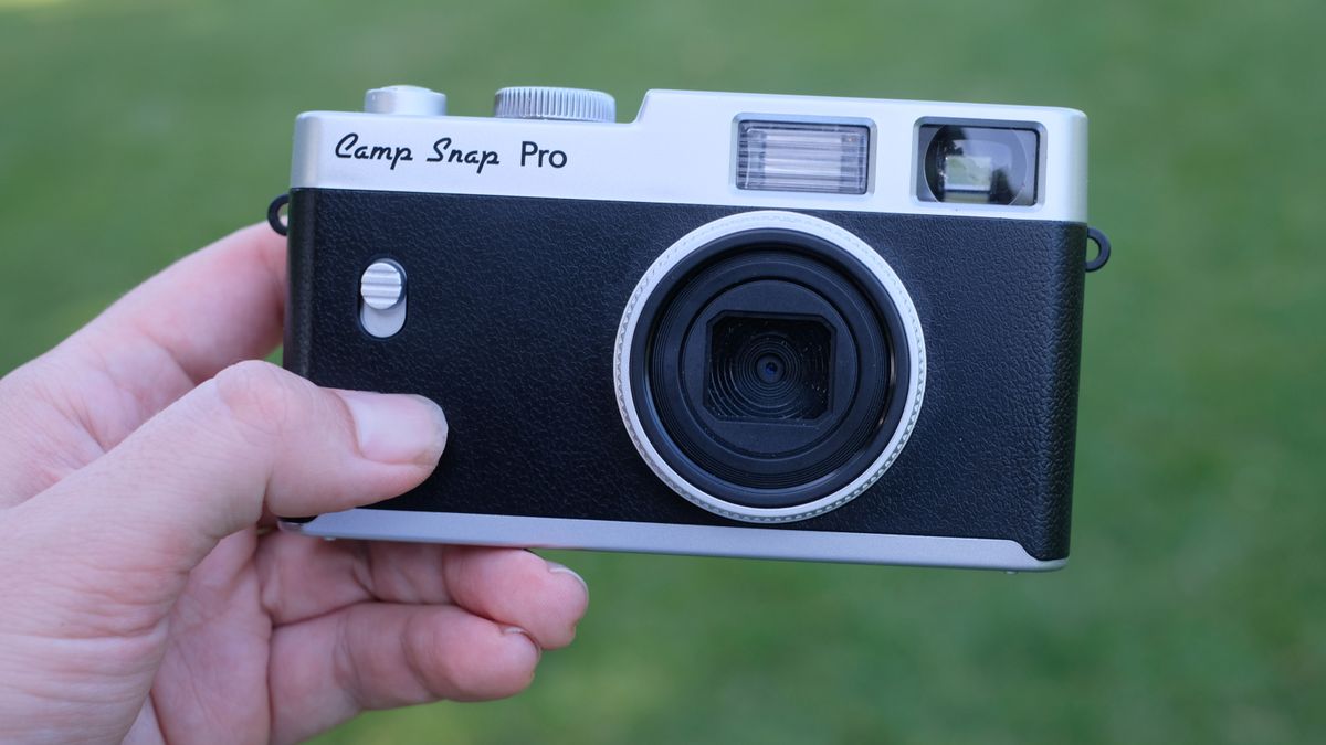 Обзор компактной камеры Camp Snap CS-Pro: цифровая ретро-съемка без экрана картинка Обзор камеры Camp Snap CS-Pro без дисплея | DGL.RU
