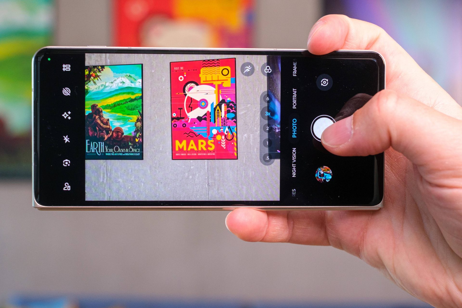 Обзор Motorola Razr Fold: характеристики и распаковка картинка Обзор и распаковка книжки Motorola Razr Fold | DGL.RU