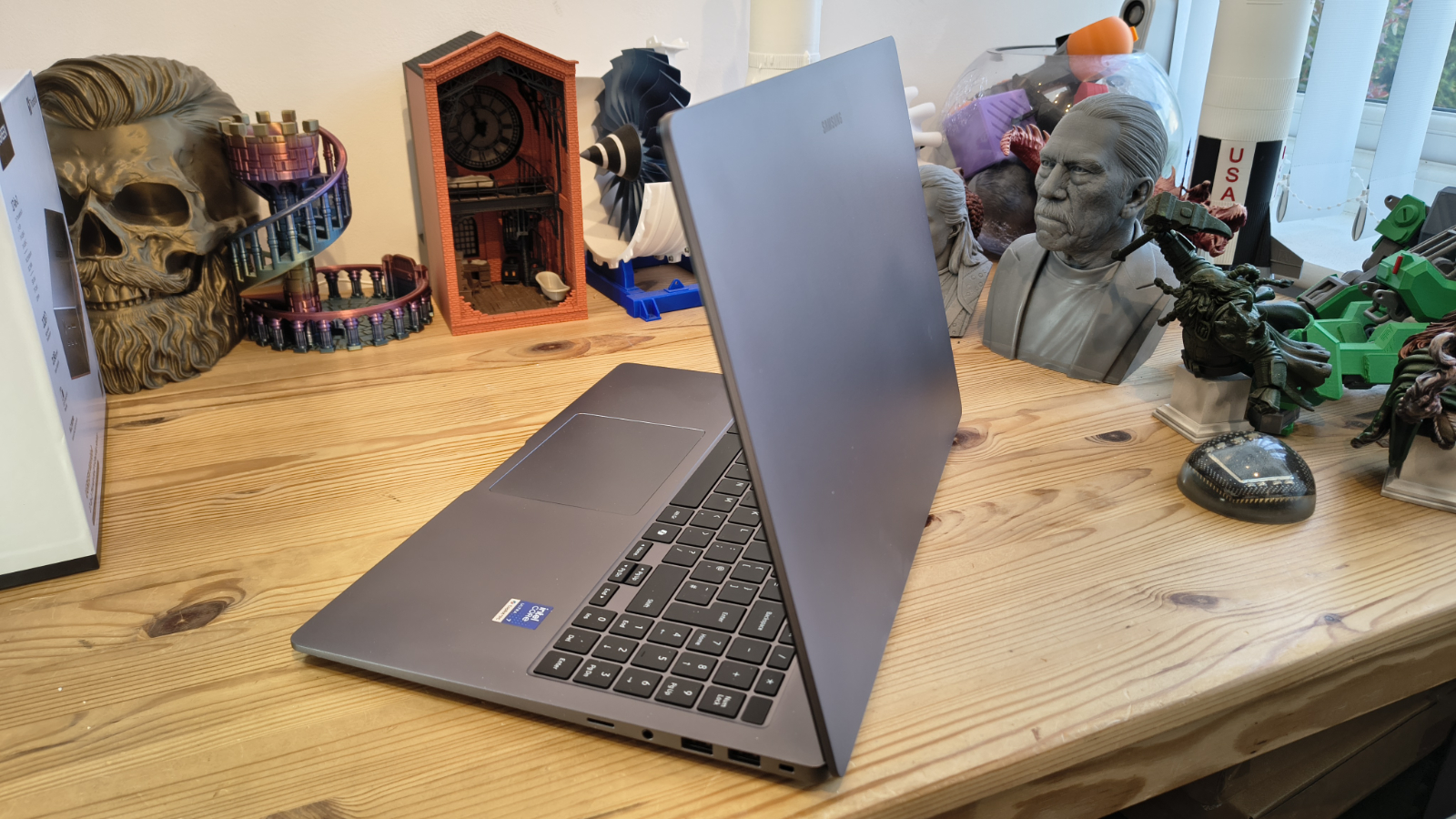 Обзор бизнес-ноутбука Samsung Galaxy Book6 Enterprise Edition картинка Нужен ли ноутбук Samsung Galaxy Book6 EE? | DGL.RU