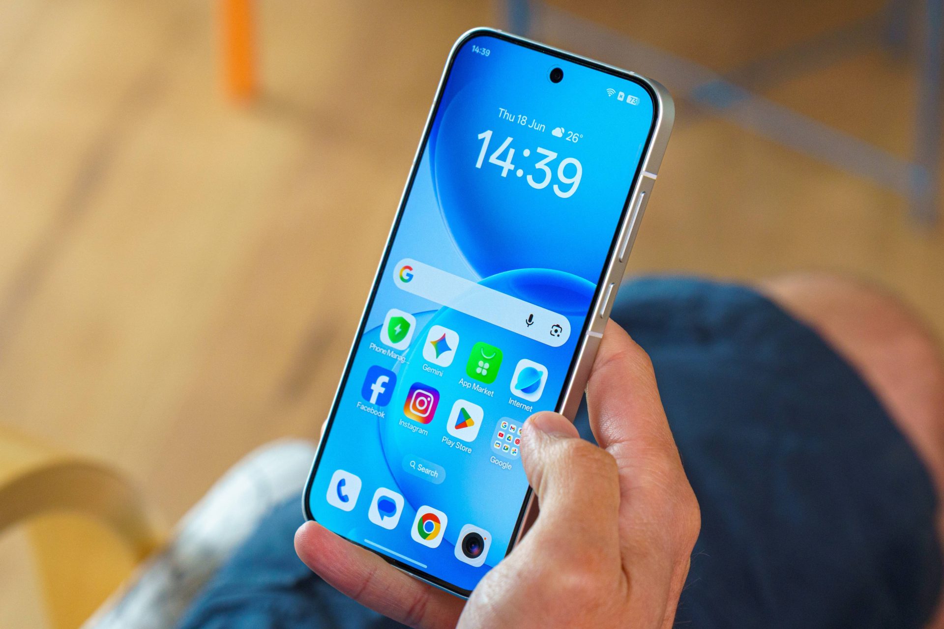Обзор смартфона Oppo Reno16 Pro: знакомство и распаковка картинка Смартфон Oppo Reno16 Pro: стоит ли покупать? | DGL.RU