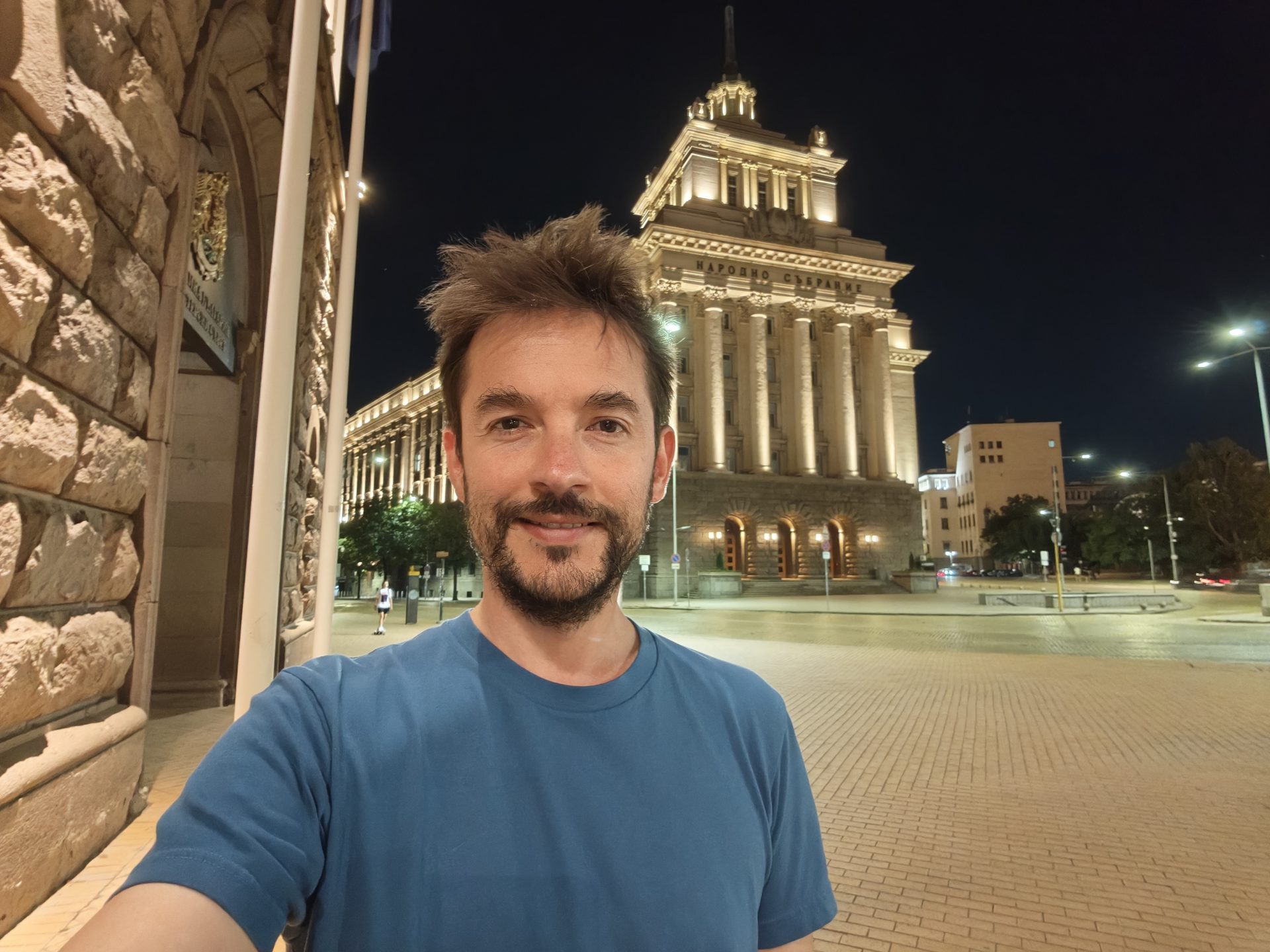 Обзор смартфона Oppo Reno16 Pro: знакомство и распаковка картинка Смартфон Oppo Reno16 Pro: стоит ли покупать? | DGL.RU