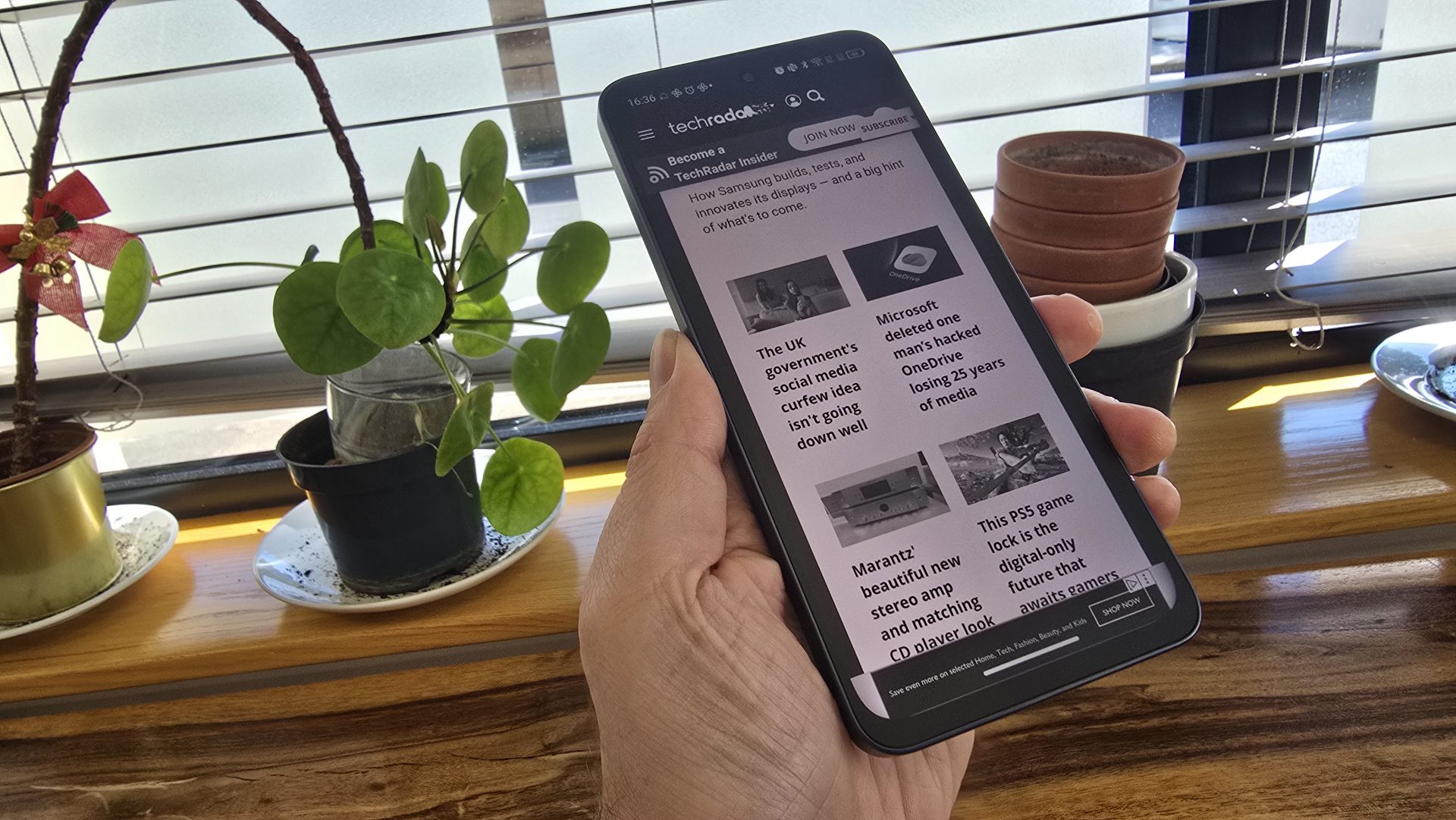 Обзор смартфона TCL NXTPAPER 70 Pro: возможности уникального экрана-бумаги картинка Смартфон TCL NXTPAPER 70 Pro: плюсы и минусы | DGL.RU