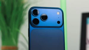 Отказ Apple от масштабных инвестиций в ИИ позволит поднять цену на iPhone 18 Pro на 200 долларов